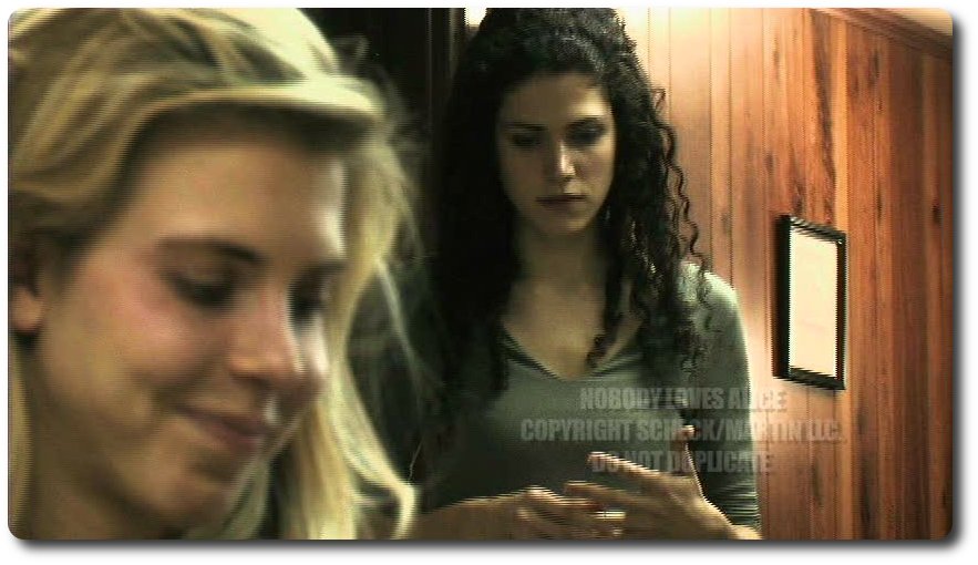 Stillbild 9 ur NOBODY LOVES ALICE