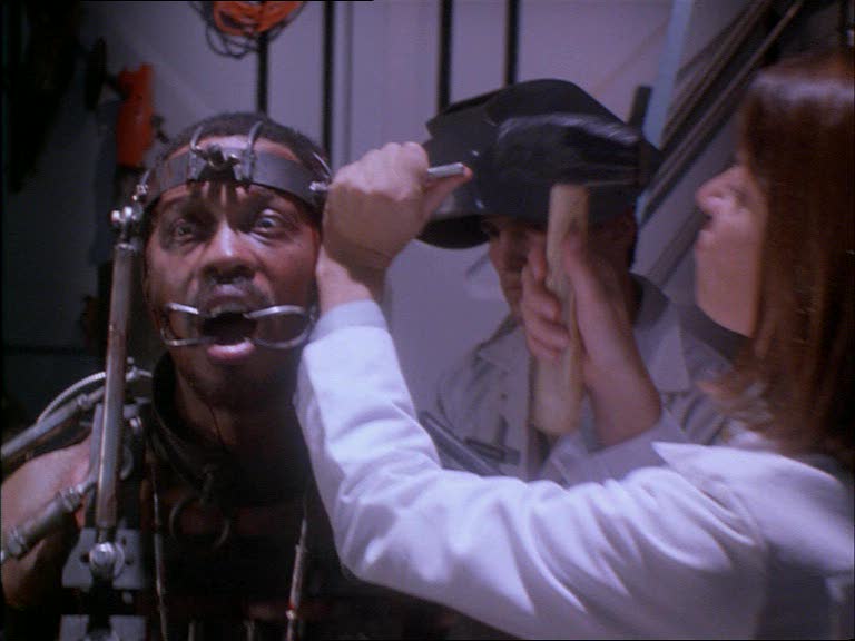Stillbild 8 ur RETURN OF THE LIVING DEAD 3