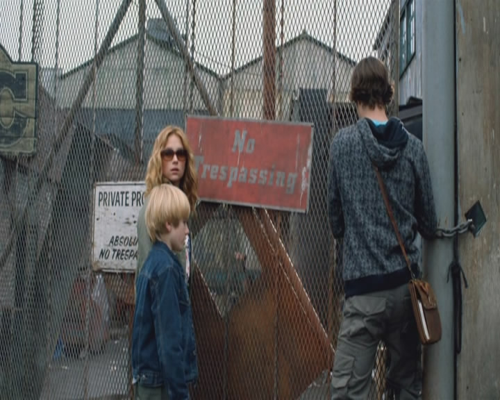 Stillbild 7 ur THE HOLE